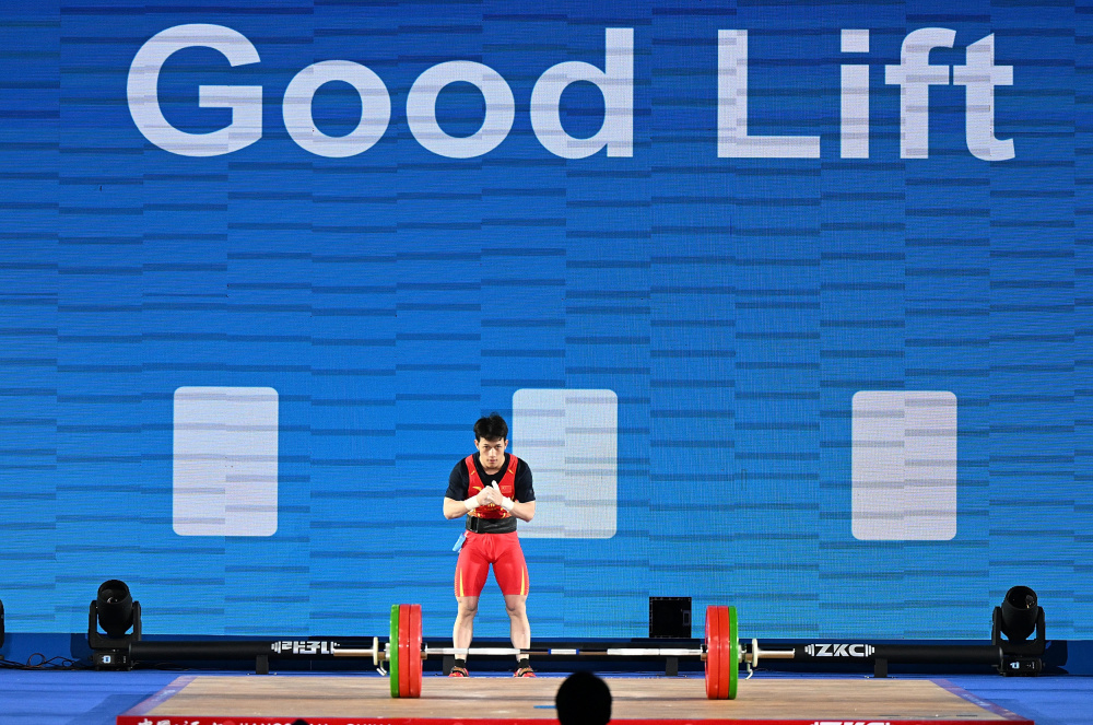 沙特阿拉伯代表团在举重比赛中崭露头角 沙特阿拉伯代表团在举重比赛中崭露头角