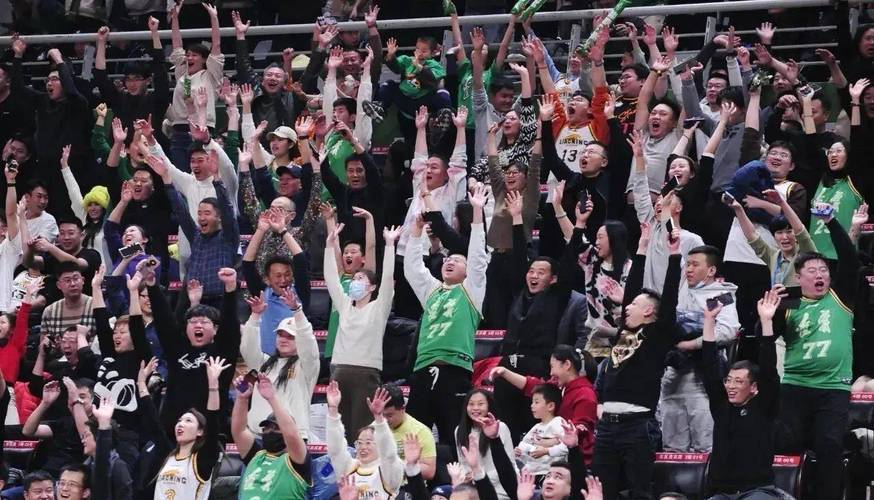 塔基尼尼义无反顾，斗志昂扬助球队取胜