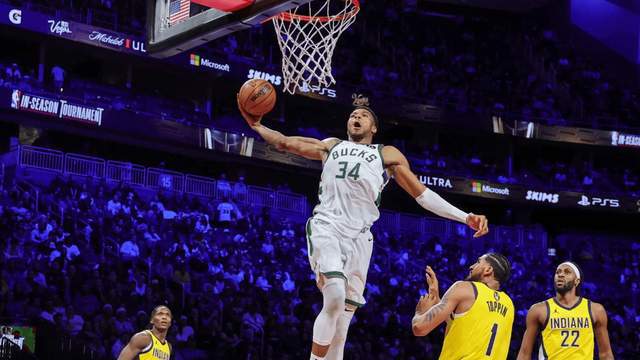 世俱杯奖金-包含雄鹿队在客场比赛中轻松取胜,气势如虹的词条