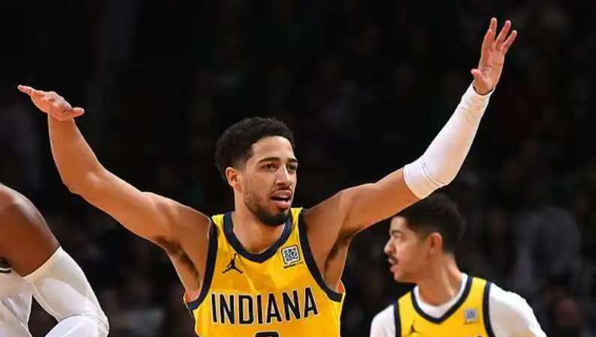 包含雄鹿队在客场比赛中轻松取胜,气势如虹的词条 包含雄鹿队在客场比赛中轻松取胜,气势如虹的词条