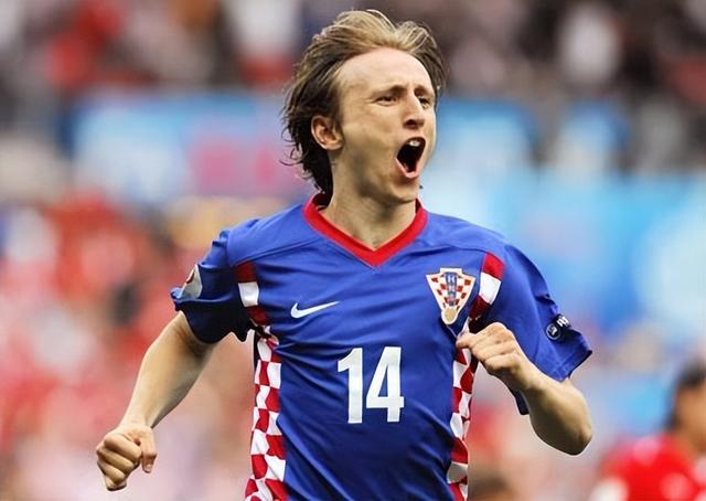 塞维利亚跌落神坛，欧国联冠军梦碎