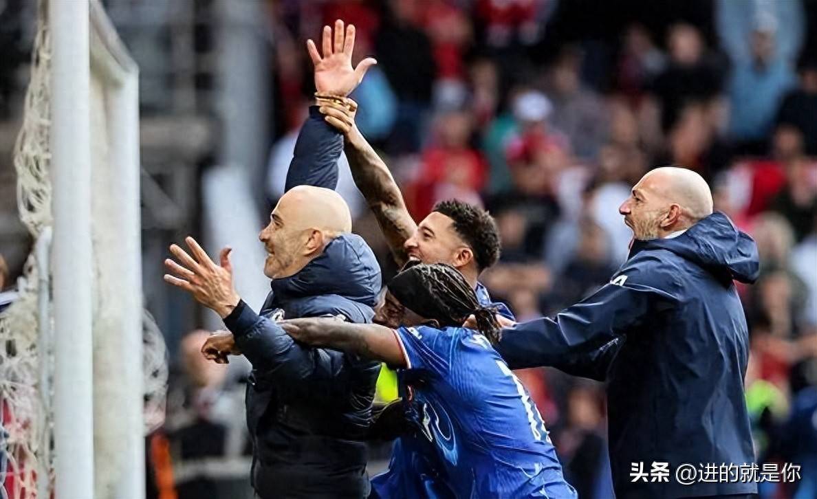 世俱杯参赛资格-切尔西豪取胜利,后防线稳固,球员状态爆棚