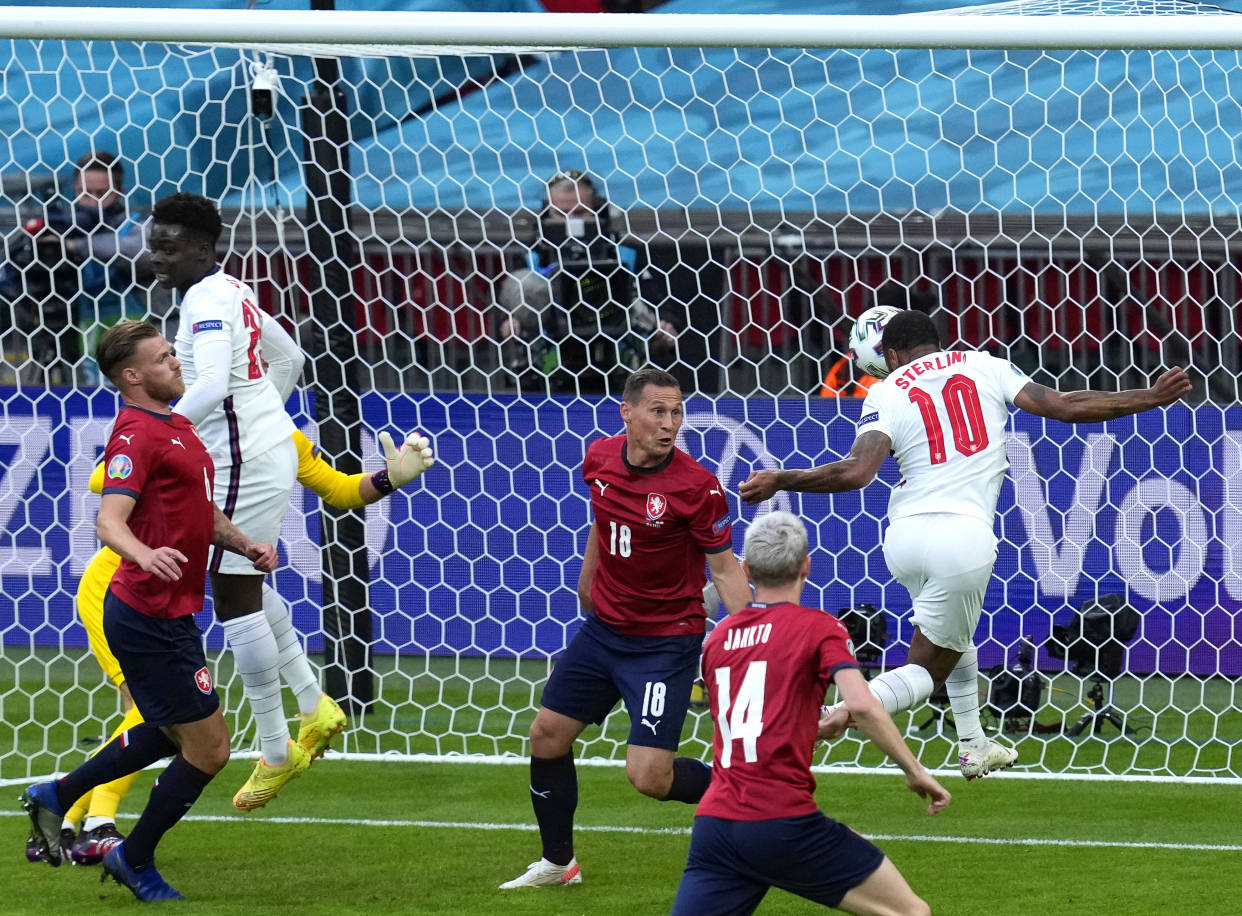 篮球明星赛举行,球场上火花四射令人热血沸腾的简单介绍 篮球明星赛举行,球场上火花四射令人热血沸腾的简单介绍