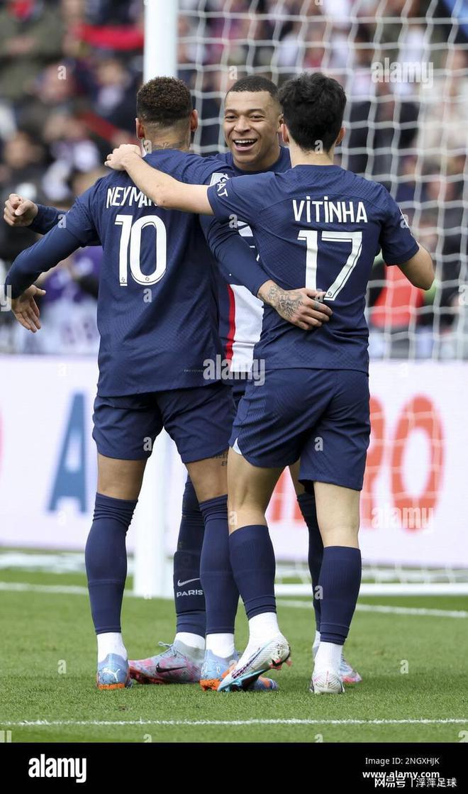 世俱杯决赛-包含PSG主场大胜,巩固法甲头名位置的词条