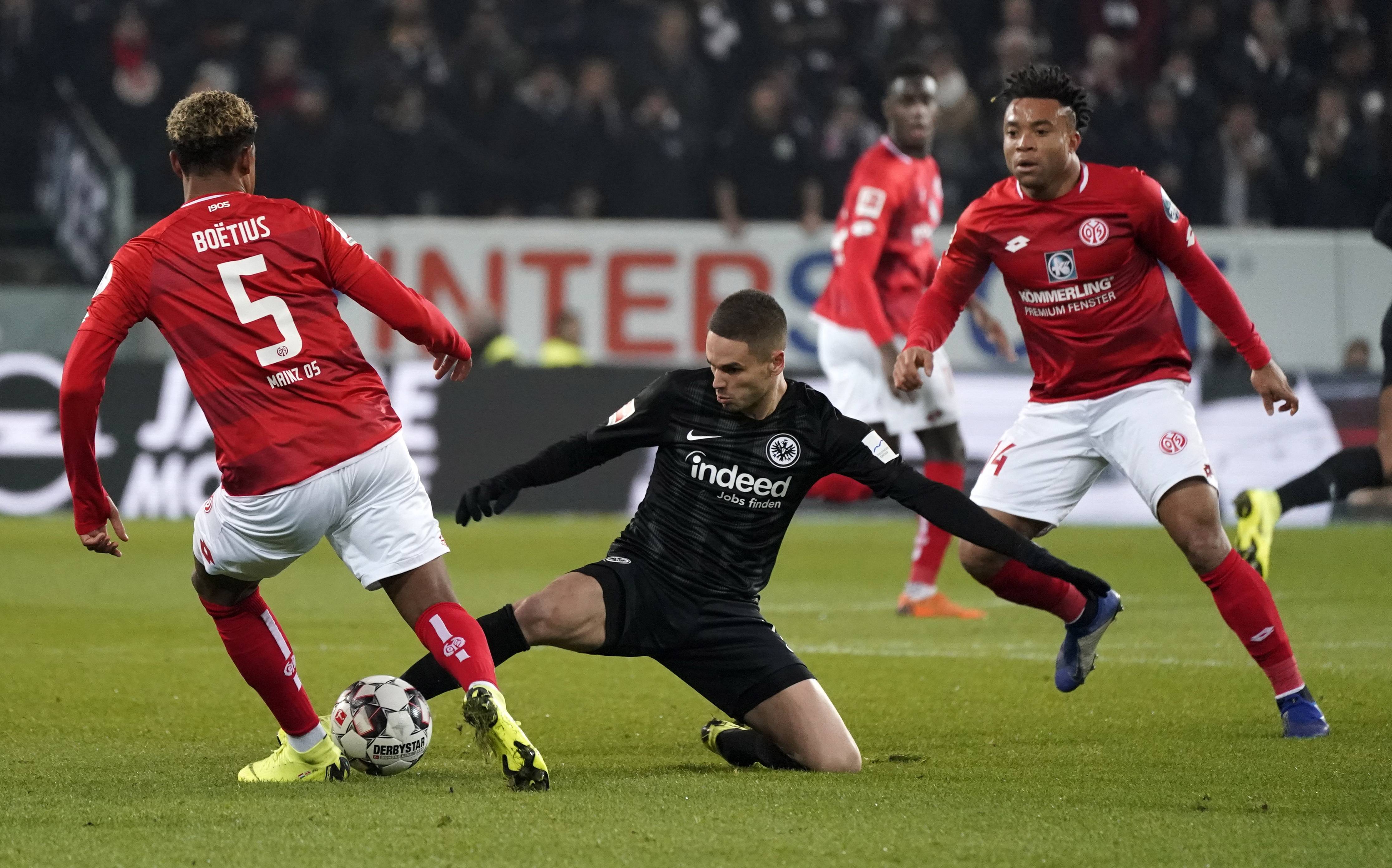 关于赫尔城主场不敌斯旺西,遭遇连败的信息 关于赫尔城主场不敌斯旺西,遭遇连败的信息