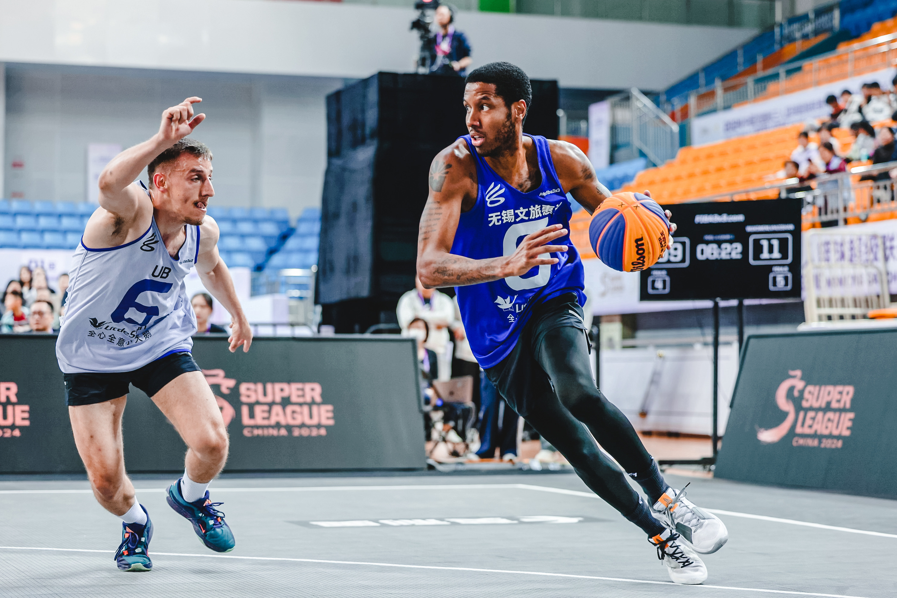 世俱杯2025-篮球赛事再掀热潮，球员们的表现备受关注