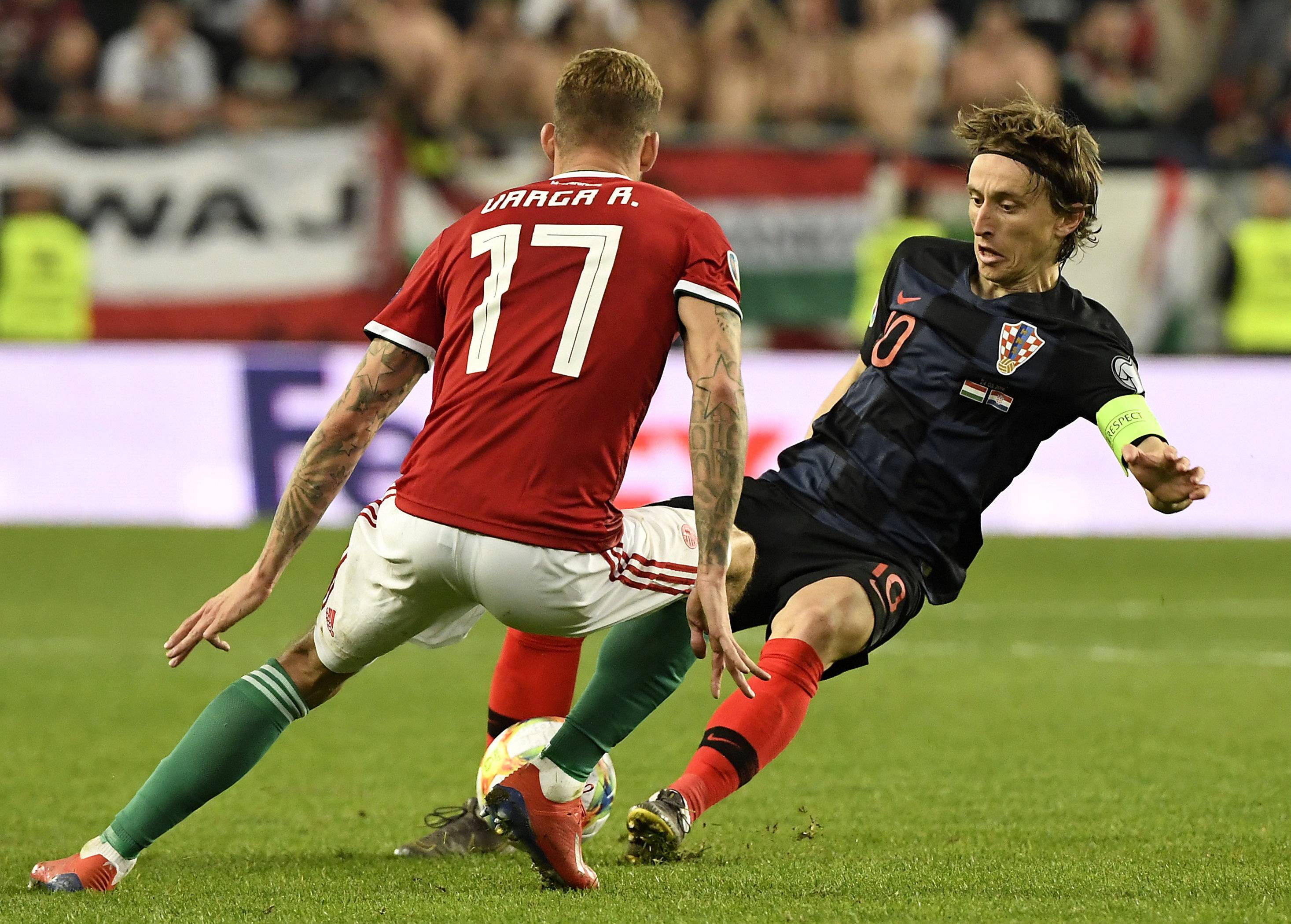 关于匈牙利匹敌尼日利亚，互不相让，冲刺欧洲杯资格赛半决赛的信息