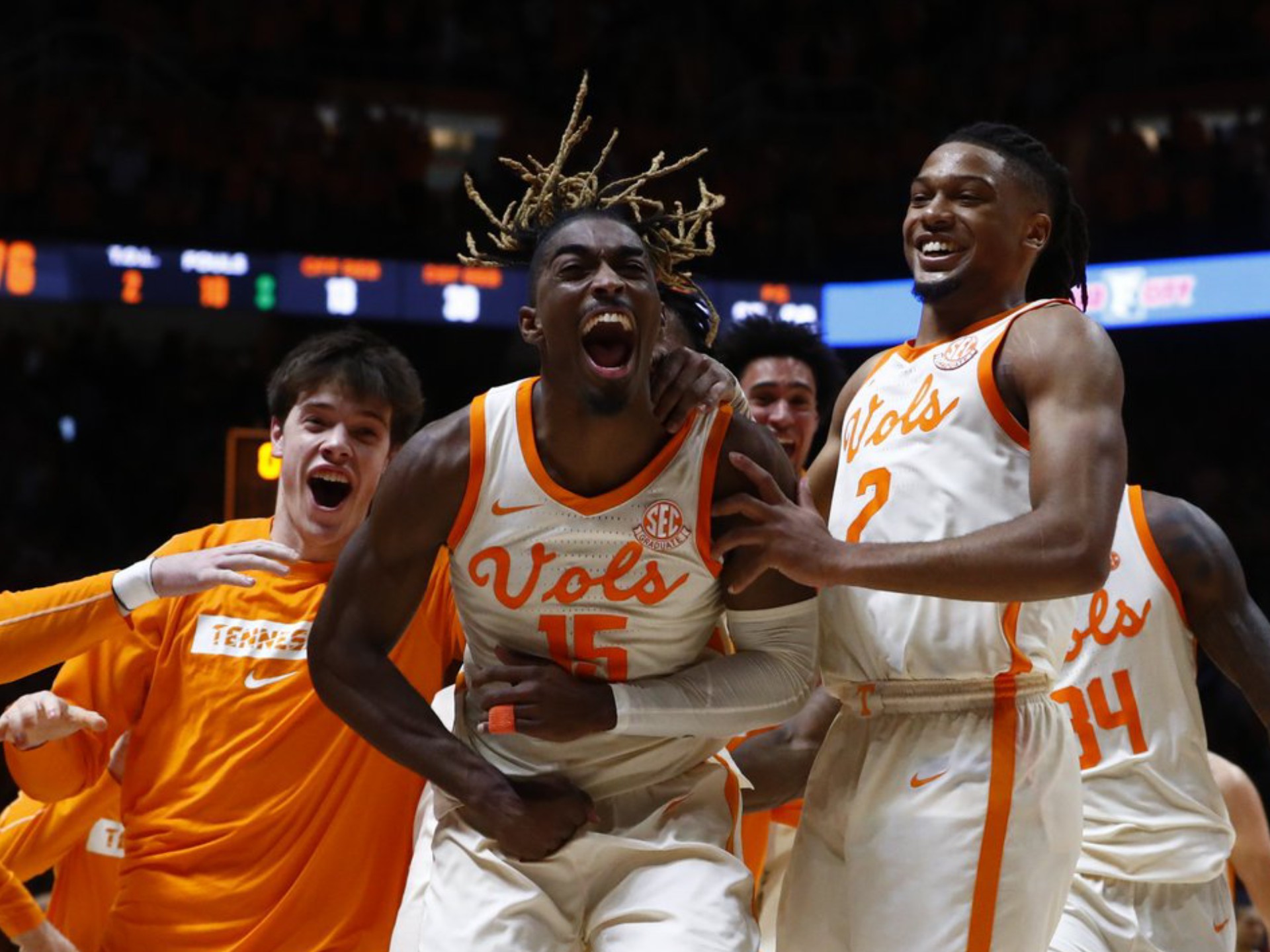 巴拉多利德后卫献绝杀，球队全取三分