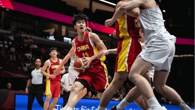 湖北男篮惜败对手，内线篮板劲道需加强