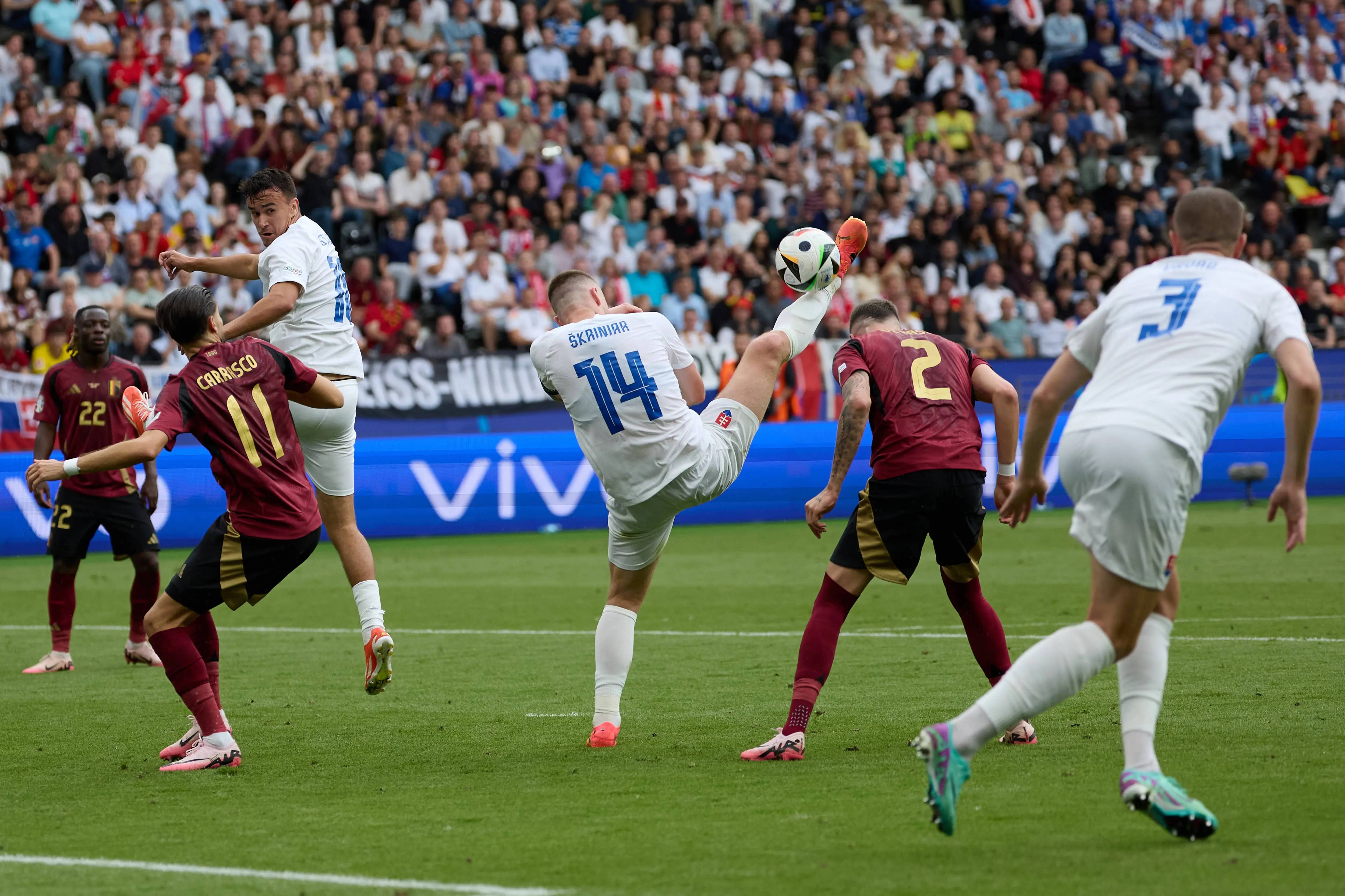 世俱杯-瑞典队备战与斯洛文尼亚的较量,追求胜利