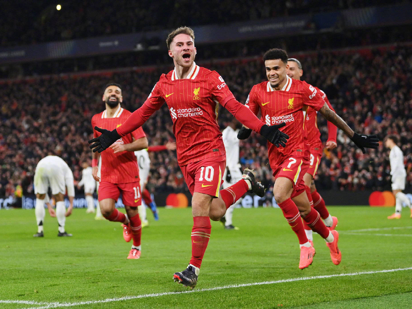 阿森纳阵容齐整，盼望欧冠夺冠