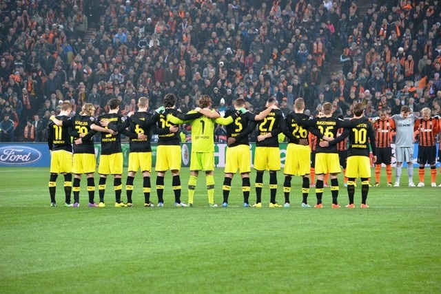 圣保利击败对手，德甲前十位置稳固不变