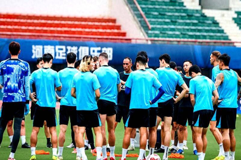 世俱杯分组-球队众将积极备战下一轮比赛