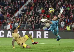 阿尔梅里亚客场告捷，力挽狂澜