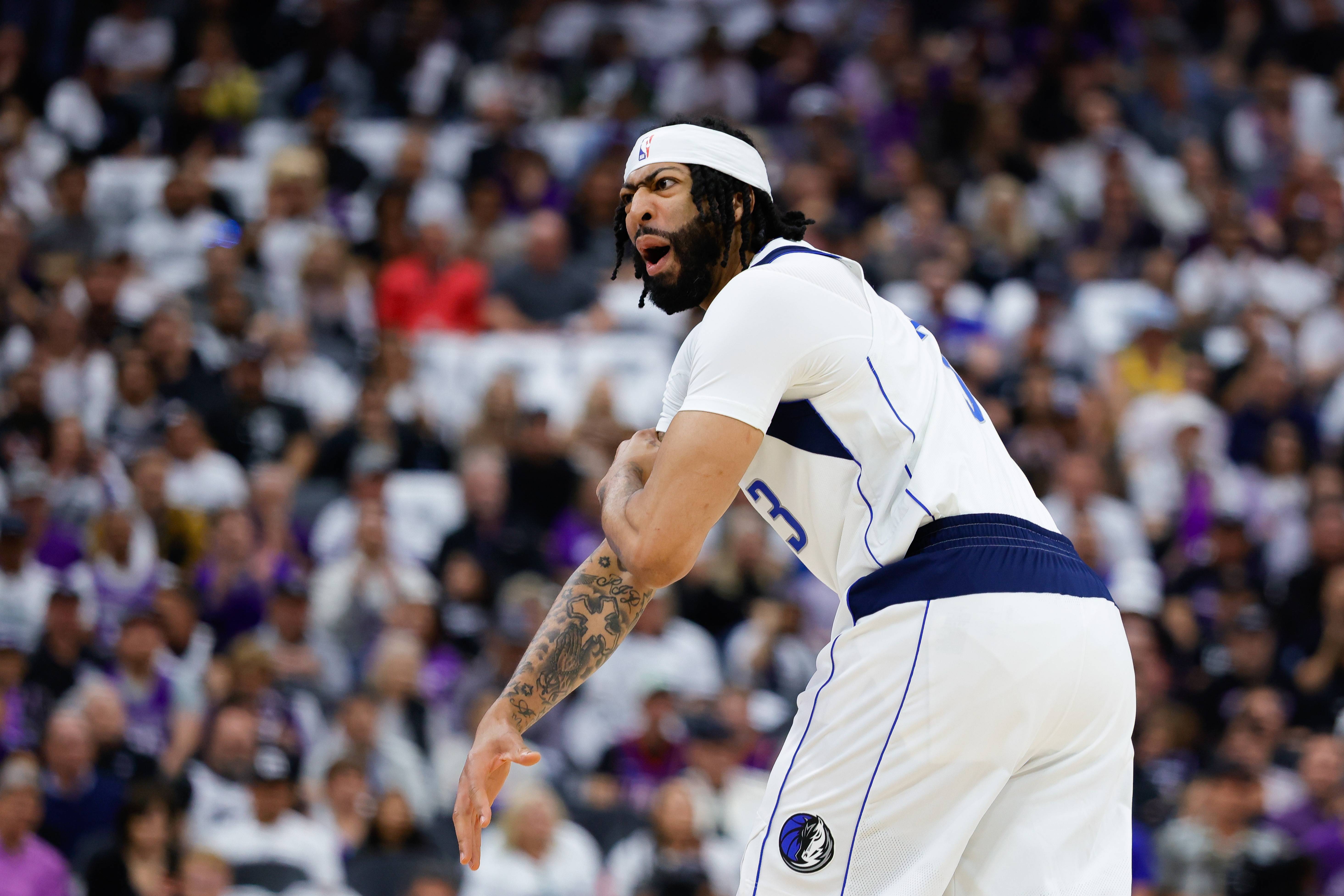 关于独行侠险胜马刺，首轮交手悬念未解的信息