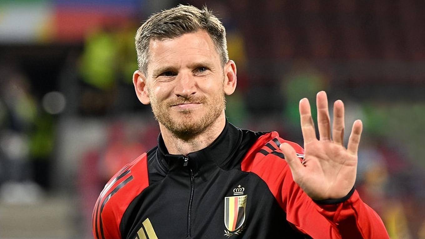 欧预赛:胜负悬殊,一代传奇 欧预赛:胜负悬殊,一代传奇