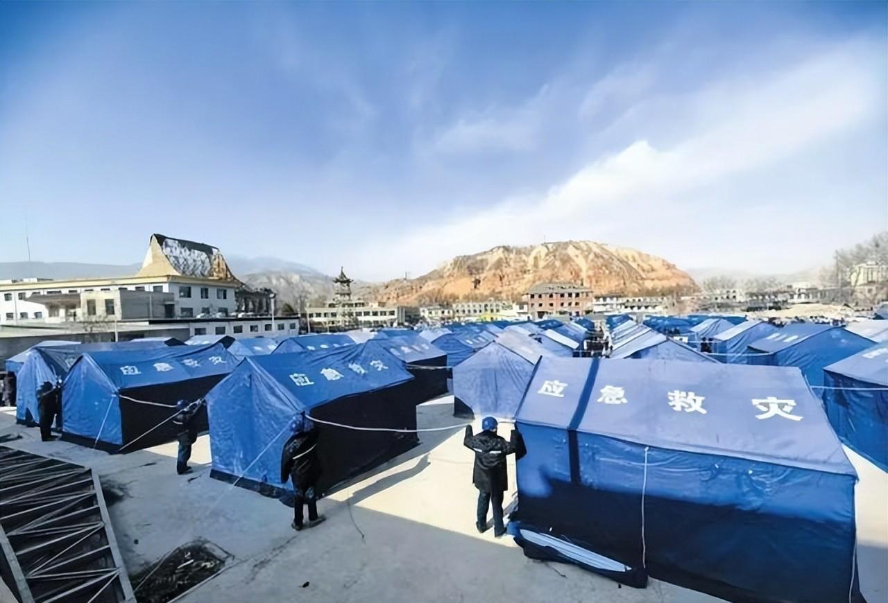 甘肃队在比赛中受伤,队员团结一致 甘肃队在比赛中受伤,队员团结一致