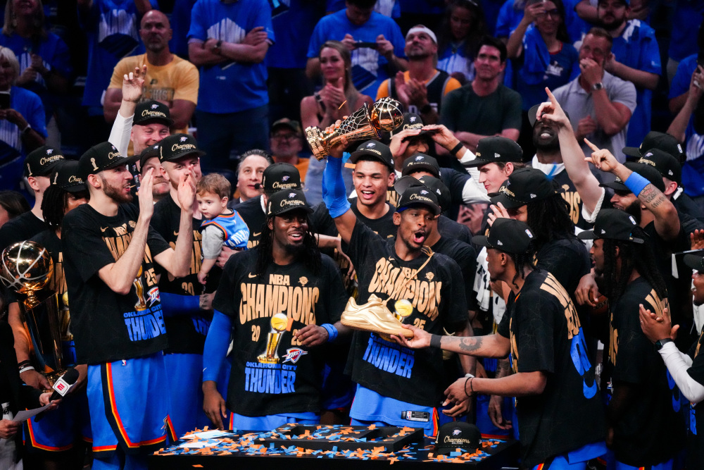 世俱杯官网-篮球巨星大放异彩，率领球队完美赢球的简单介绍