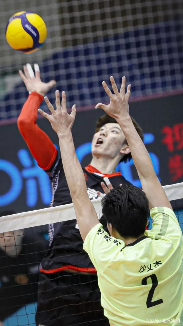 世俱杯时间-CLG翻盘100T,Uzi团战一打五鏖战多局入围赛,强势挺进下一轮的简单介绍