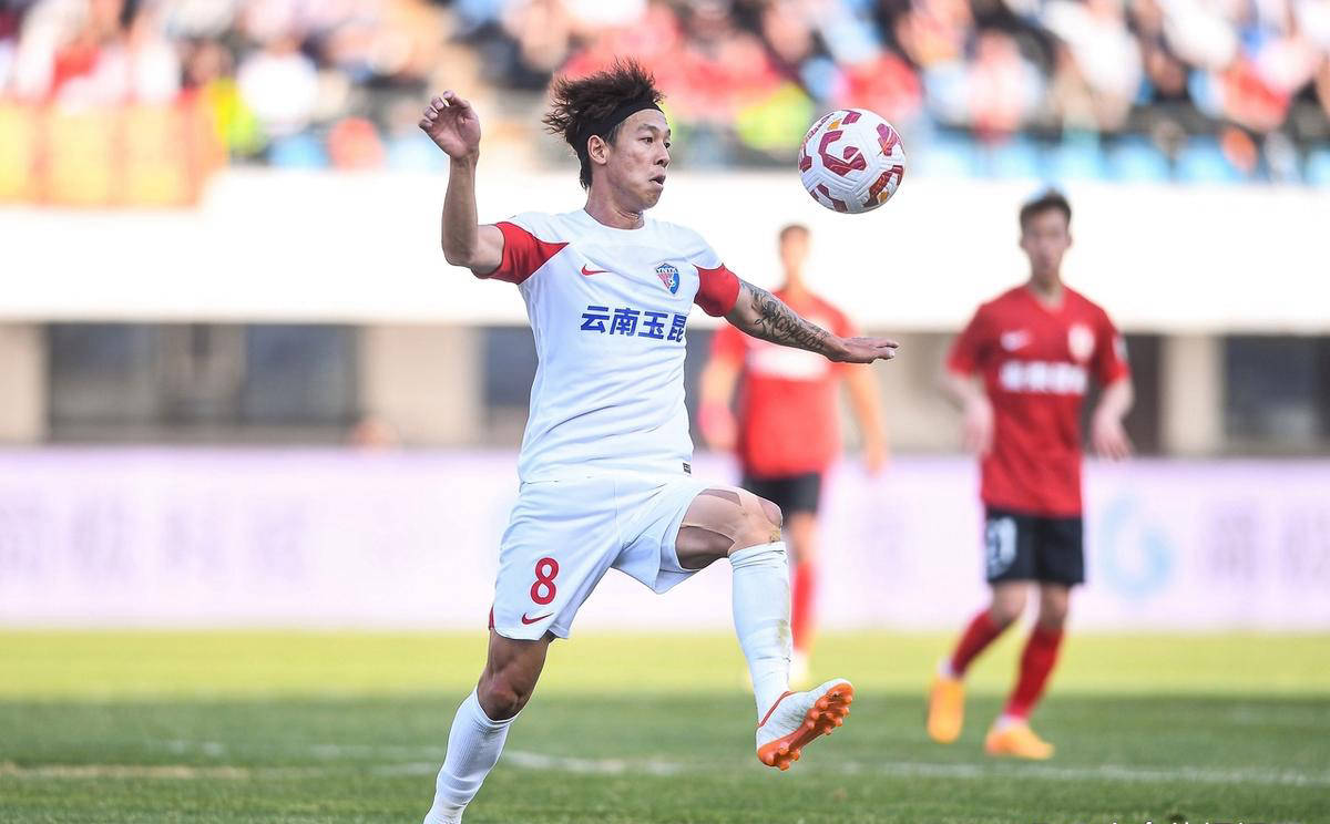 长春亚泰战平北京人和，保持不败状态