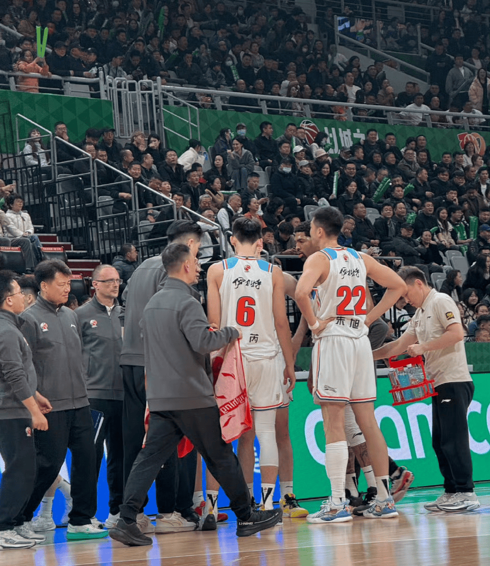 关于辽宁队逆转雷霆，张镇麟统治全场的信息