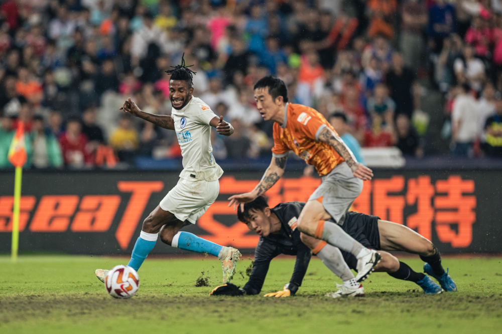 世俱杯直播-深圳队绝杀吉林队，福克斯高光表现的简单介绍