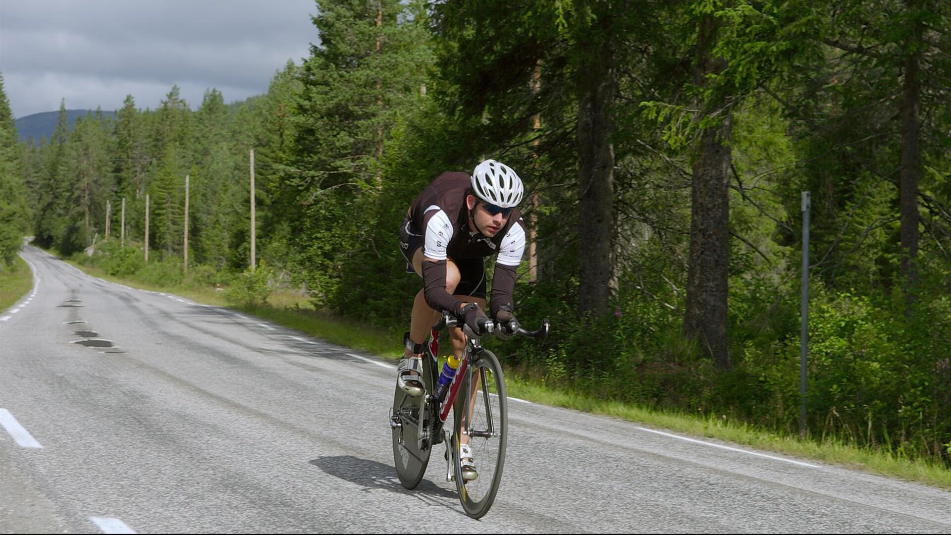 绿茵场上的博弈论，当挪威的纪律压制遭遇维尼修斯的单点爆破